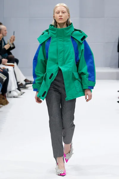 Look 9